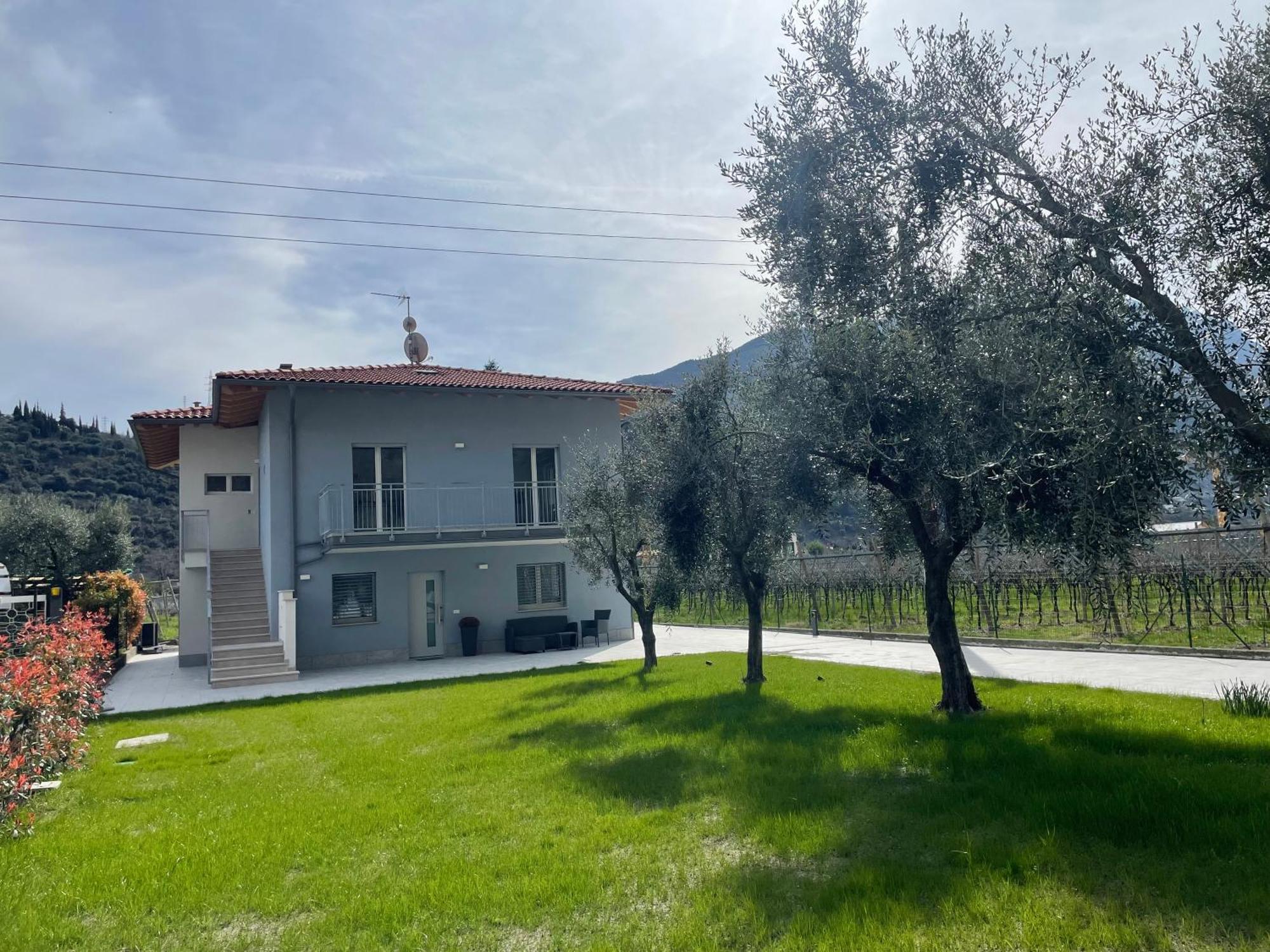 Lotus Garda Bed & Breakfast Riva del Garda Bagian luar foto